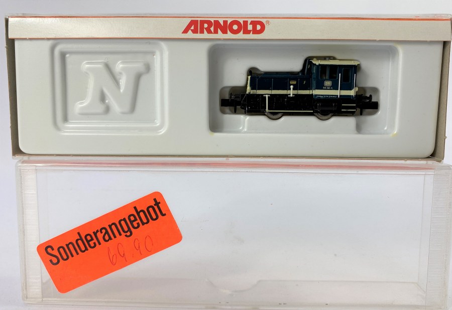Arnold Écartement N, made western Germany, 1/160ème- Locomotive BR 332 262-5, Réf 2070. TBE en boite