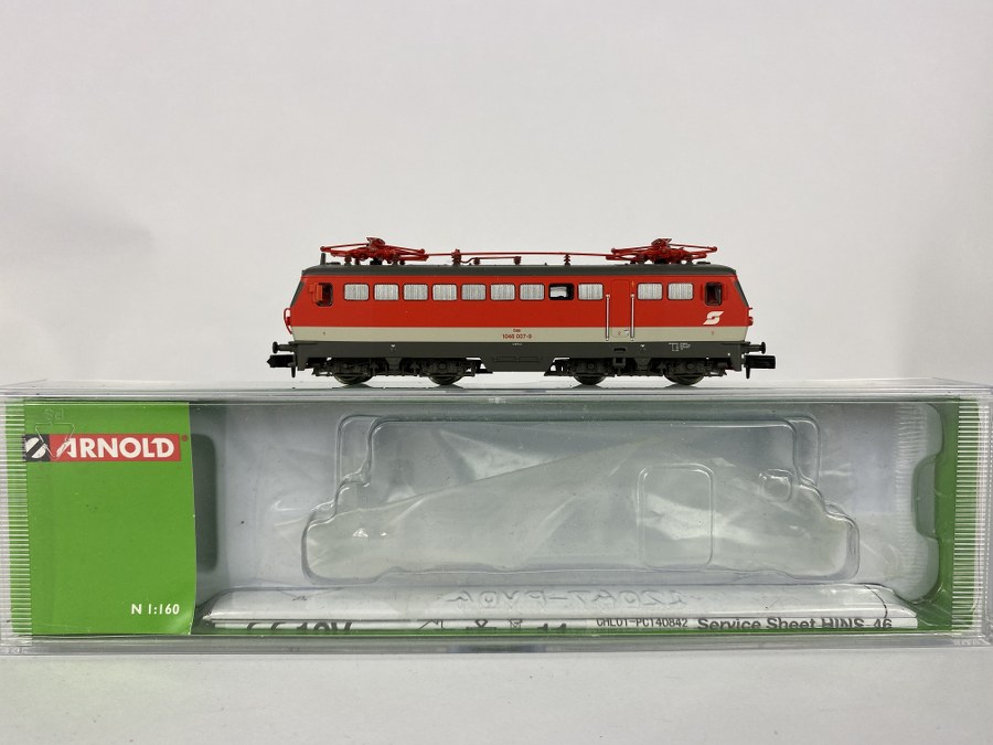 Arnold Écartement N, 1/160ème. Locomotive électrique 1046 007 9- ÖBB – Rouge. Réf – HN2306. NB