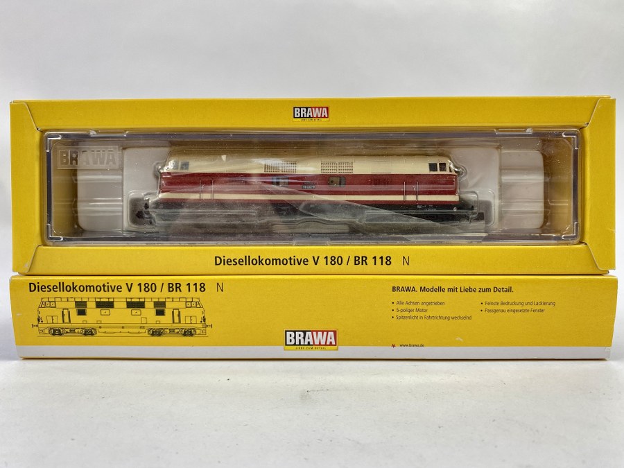 BRAWA Écartement N, Locomotive diesel V180/BR 118 rouge/crème. Réf 61185. NB