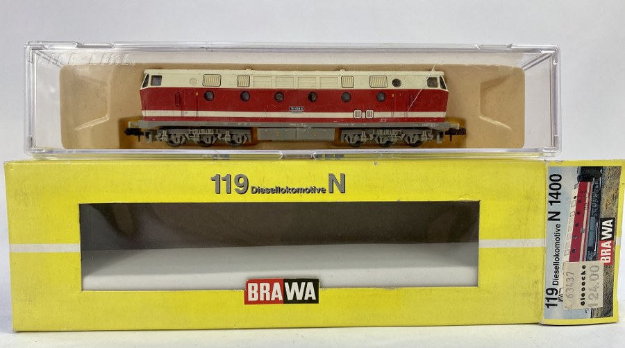 BRAWA Écartement N, Locomotive diesel Série 119 006/5 de la DR rouge/crème. Réf 1400. NB