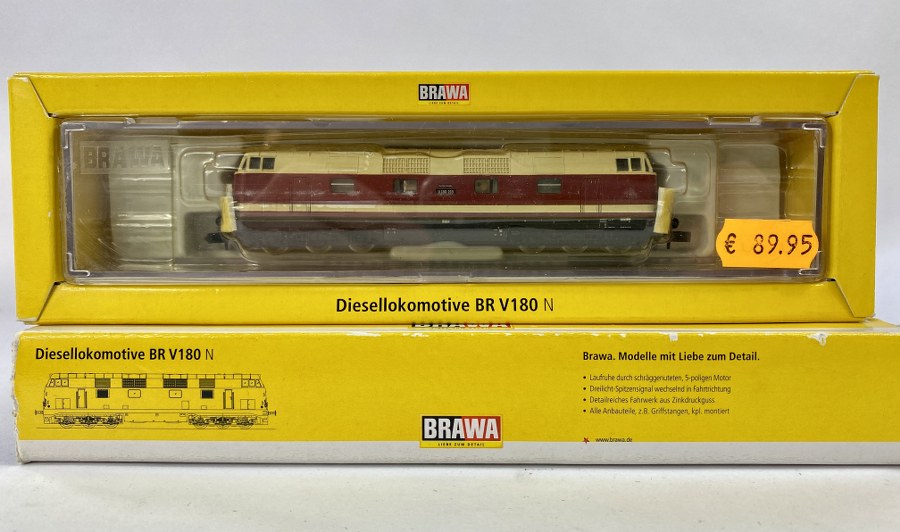 BRAWA Écartement N, Locomotive diesel BR V180/218  Bordeaux/jaune pâle, Réf 1313 , NB