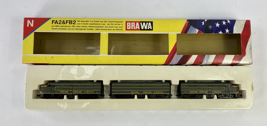 BRAWA Écartement N, Coffret FA2etFB2  (Missouri-Pacific) contenant la rame «Spokane-Portland-Seattle»,Vert à liseré jaune, Réf 1043, TBE en BO