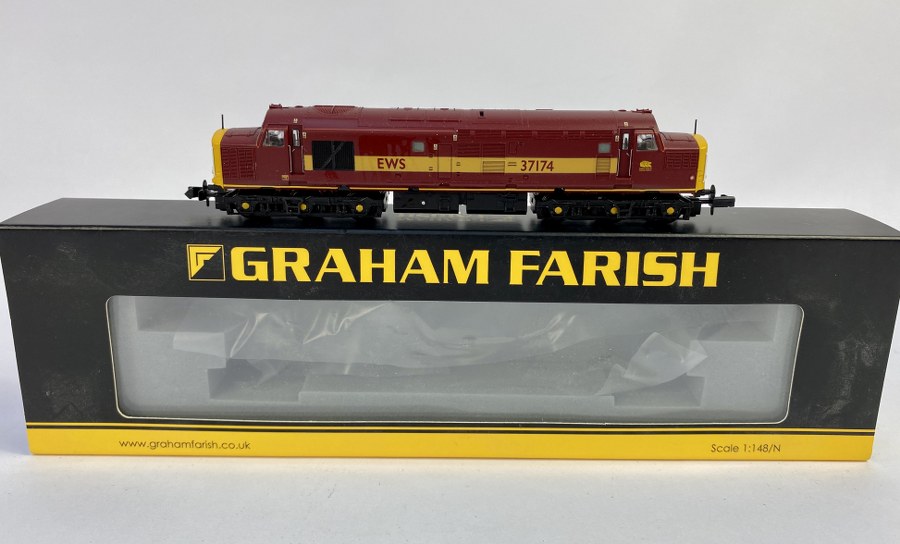 Graham Farish, Écartement N, 1/148me, Locomotive diesel class 37/0 EWS 37174, Bordeaux., Réf 371-469, NB