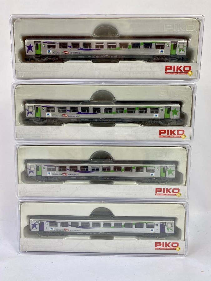 PIKO Écartement N, Germany – 1/160ème, Lot de 4 wagons Corail intercités SNCF Normandie type VTU (3 x 2ème classes et 1 x 1ère classe.), Réf 94318, 94319, 2 x 94320, NB