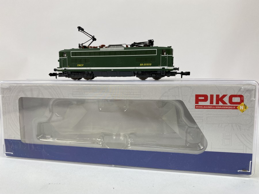 PIKO, Écartement N, 1/160ème, Locomotive électrique SNCF BB 25559, verte, Dépôt de Dijon. Époque IV, Réf 94220, NB