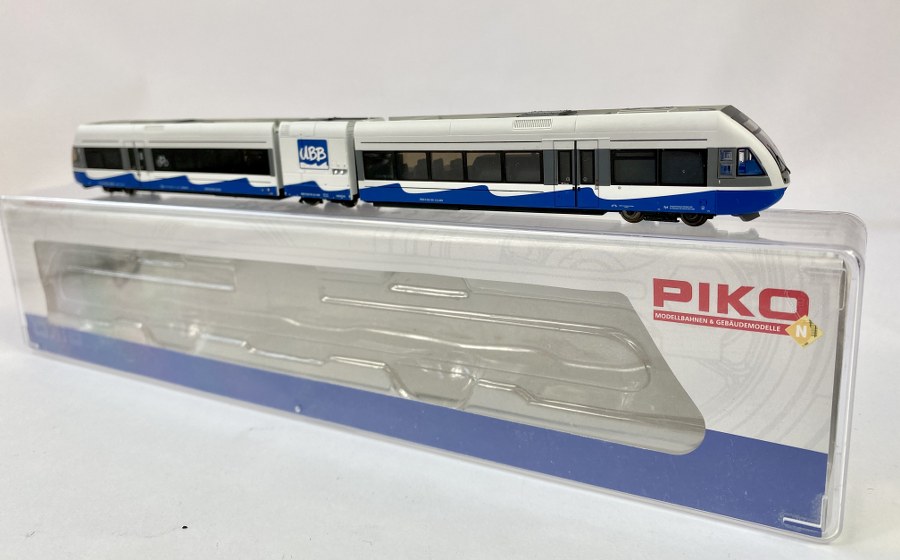 PIKO, Écartement N, Germany, 1/160ème, Autorail double diesel  239 GTW  2/6 UBB – Gris argent/bleu, Réf 40224, NB