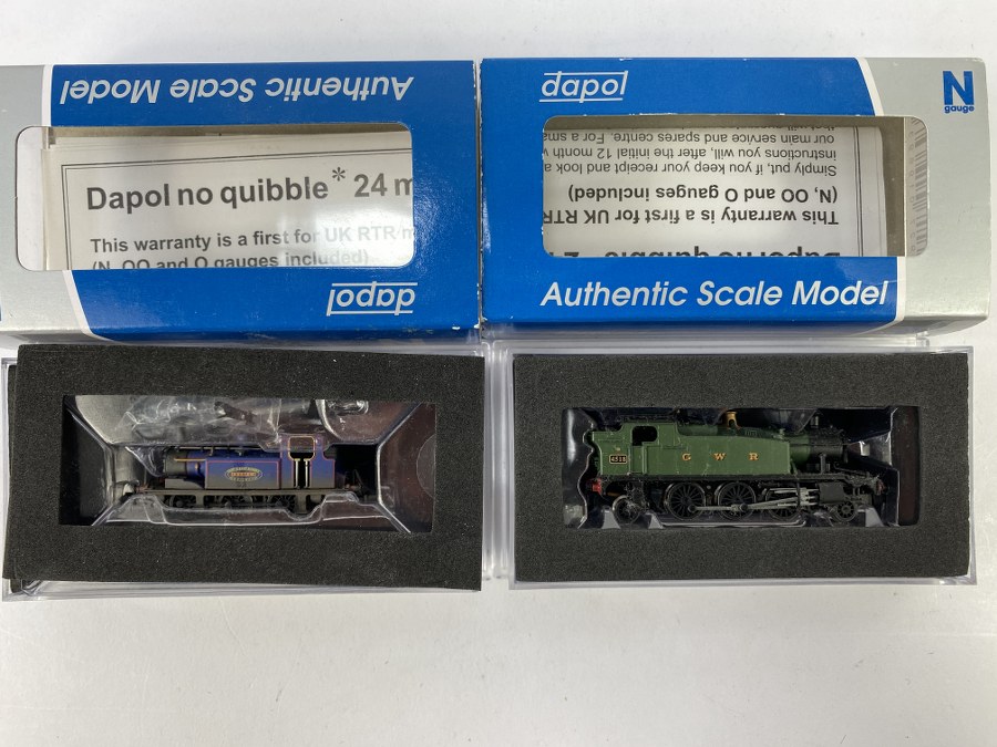 DAPOL, Écartement N, Grande Bretagne – 2 locotenders, -  Type 030, Class A1X Terrier KESR (Kent and East Sussex) – Bodiam, bleue - Type 131, GWR (Great Western Railway, 4518) , verte. Réf 2S-012-008 / 2S-014-001, NB