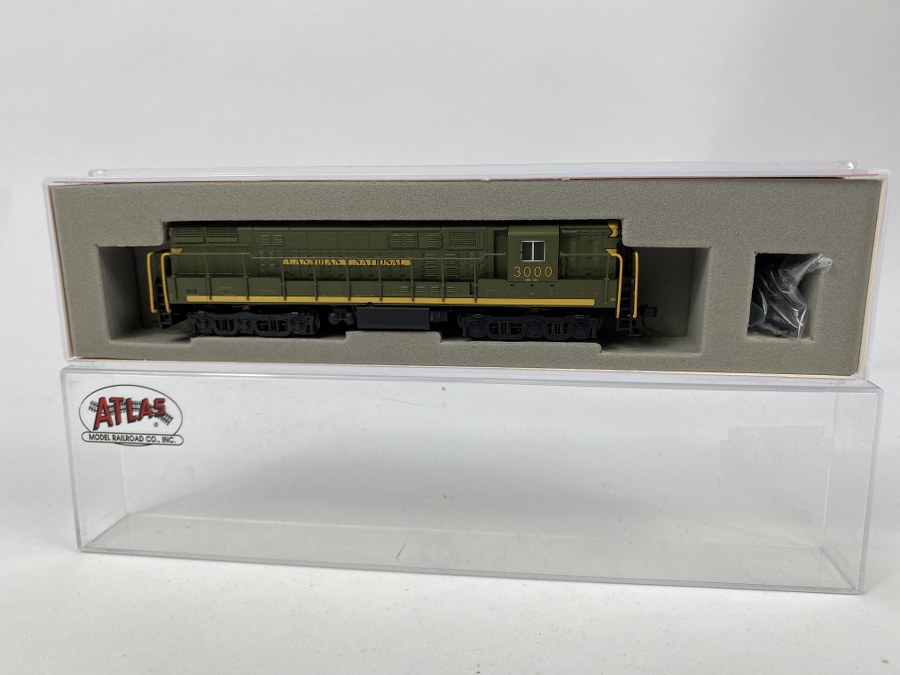 ATLAS, Écartement N, Locomotive diesel «Trainmaster»,  3000– Canadian National. Verte/jaune, Réf 49665, NB