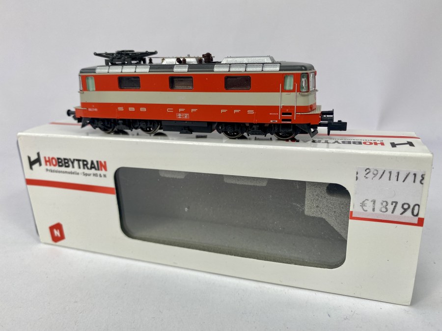 HOBBY-TRAIN – N –Locomotive électrique Re 4/4 11141 pour la SBB CFF FFS (Swiss Express), orange / crème, Réf H3022, NB