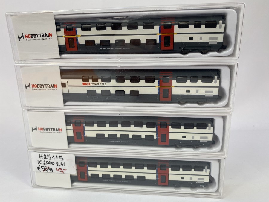 HOBBY-TRAIN – N –Lot de 4 wagons voyageurs à étages 1ère et 2ème classes de la SBB CFF FFS - Blanc/gris, Réf H25114, H25115 x 2, H25116, NB