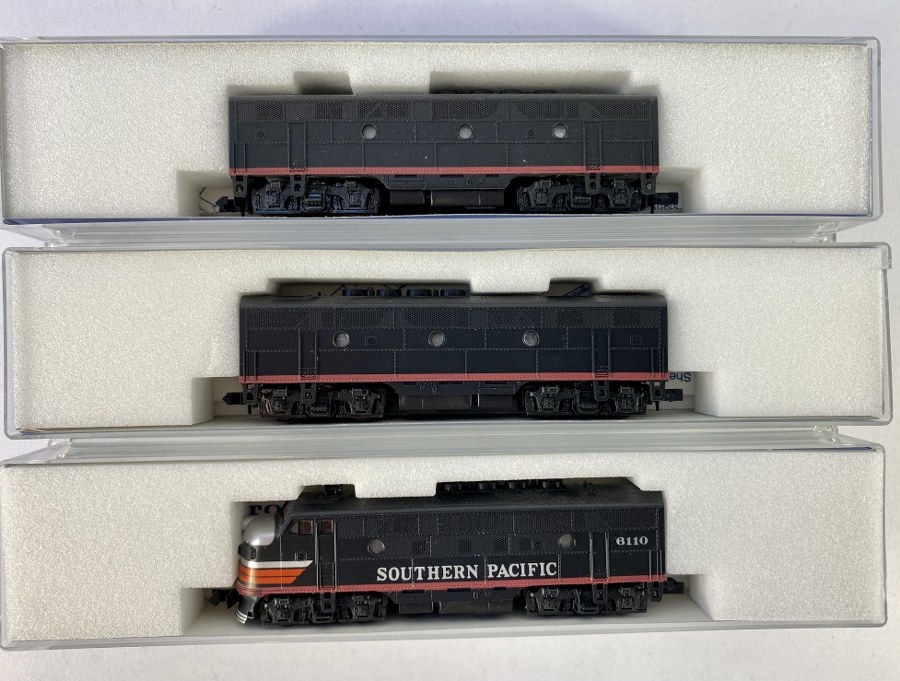 KATO – Écartement N - Lot de 3 Locomotives Diesel – F3 A/ (B x 2) Phase II de la Southern Pacific, Noir, Réf 176-082 x 2, 176-072, NB