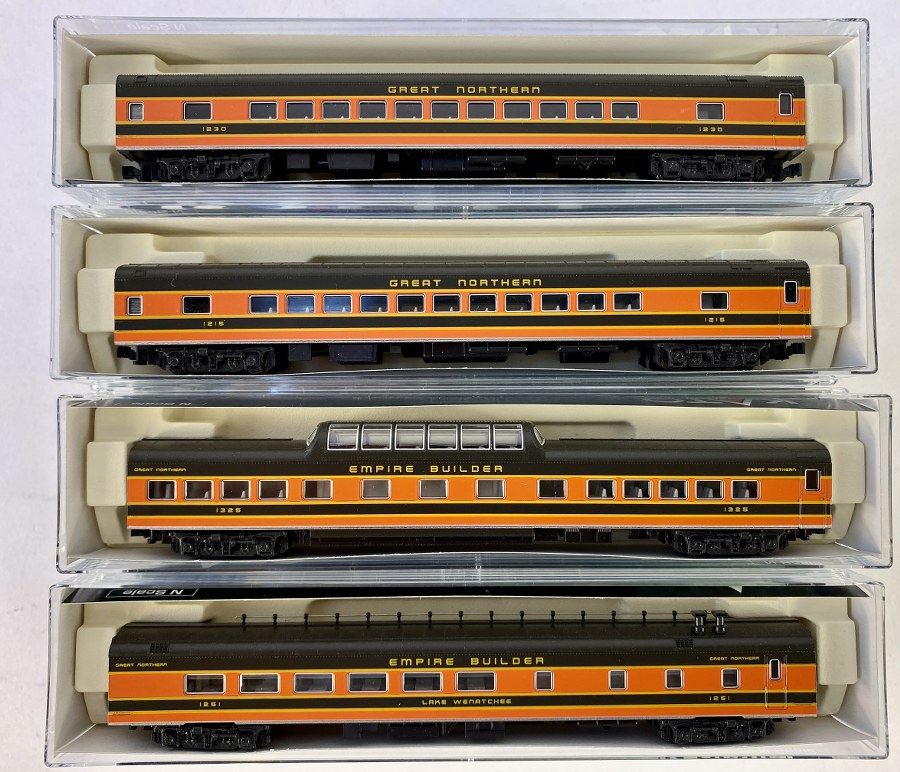 KATO – Écartement N - Coffret contenant 4 wagons voyageurs (1321,1230,1325,1251) de la Great Northern, orange/marron, Réf 106-1052, NB