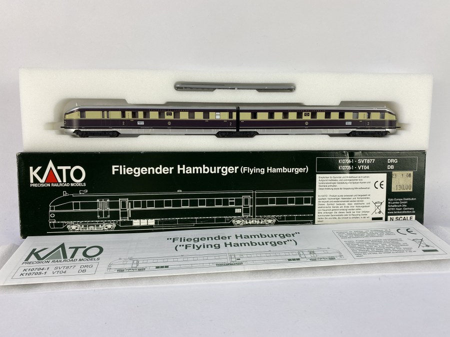 KATO – Écartement N – Autorail articulé «Flying Hamburger» (Le Hambourg volant), SVT 877 pour la DRG (Deutsch Reichs Bahn), Jaune/mauve toit gris argent, Réf 10704-1, NB