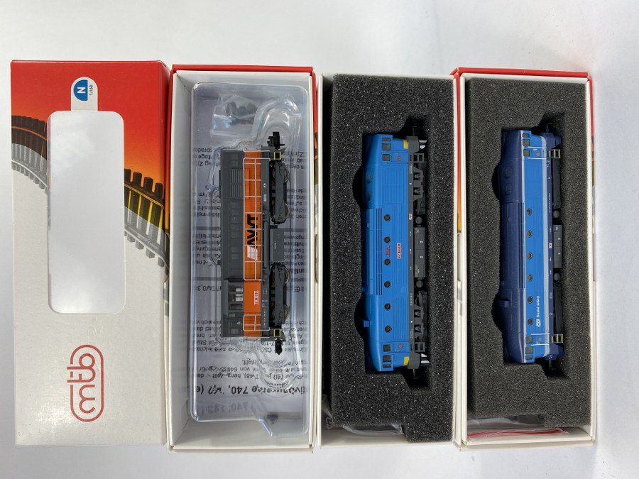 MTB MODEL- écartement N – lot de 3 Locomotives : - Diesel 740 303, AWT, orange/grise, - Diesel, CSD class, 750, ZSR (Slovaquie Railway), Bleue, - Diesel class 754-006 CSD, Bleu à filets gris, Réf 740-303, 750-131, 754-006, NB