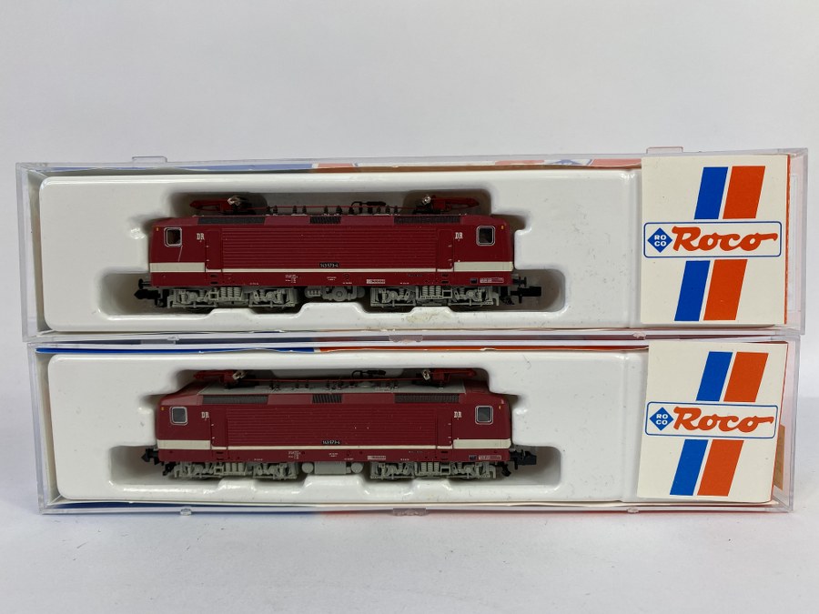 ROCO Écartement N – Lot de 2 locomotives électriques type BR 143 de la DR, Rouge, Réf 23276, NB