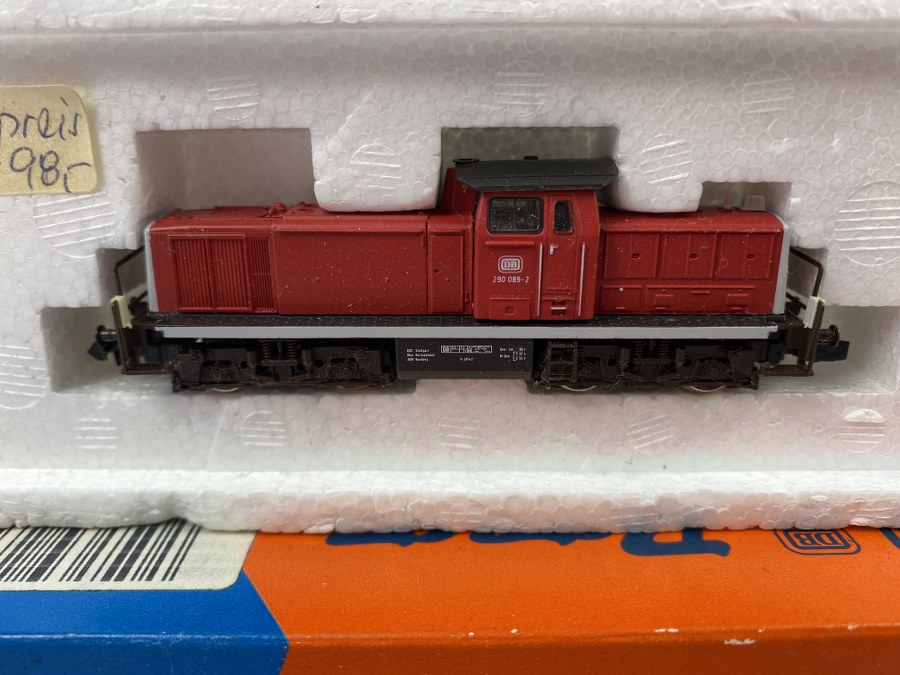 ROCO Écartement N, Locomotive diesel BR 290 de la DB, rouge à toit gris, Réf 023254, TBE BO