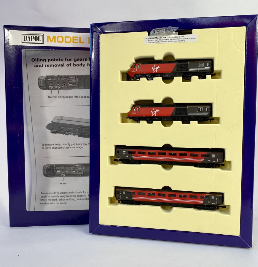 DAPOL – Ecartement N – Coffret rame Virgin HST Class 43 071 se compose de 3 éléments. Réf ND-122, NB