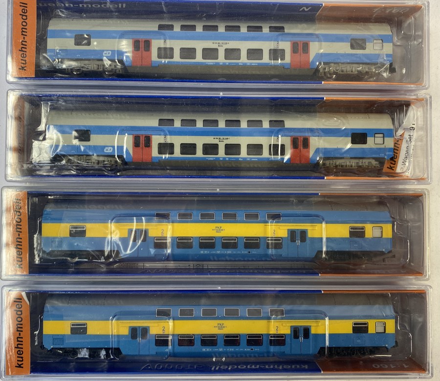 KUEHN-MODELL, Écartement N, 1/160ème - Lot de 4 wagons voyageurs à étages, Réf 91155, 91185. NB