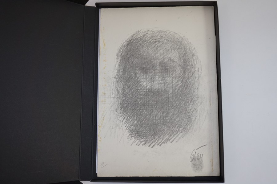 D'après CÉSAR (1921-1998). Visage. Impression portant une signature César et une mention au crayon EA. 31 x 21 cm. Tâche sur un bord.