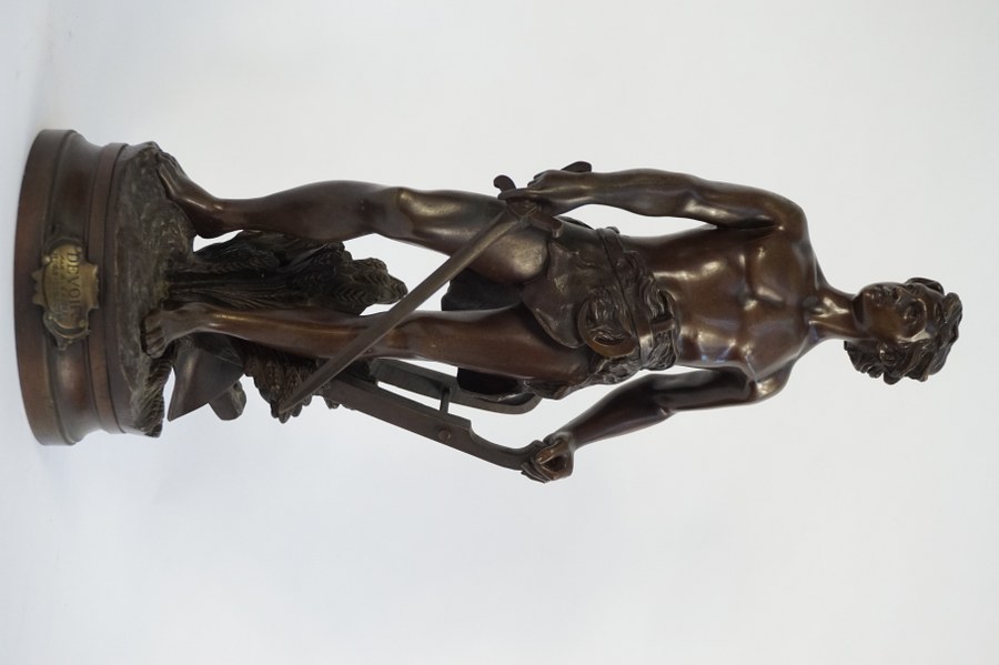 A. Gaudez. Le Devoir par A. Gaudez hors concours. Bronze. H. : 44,5 cm.