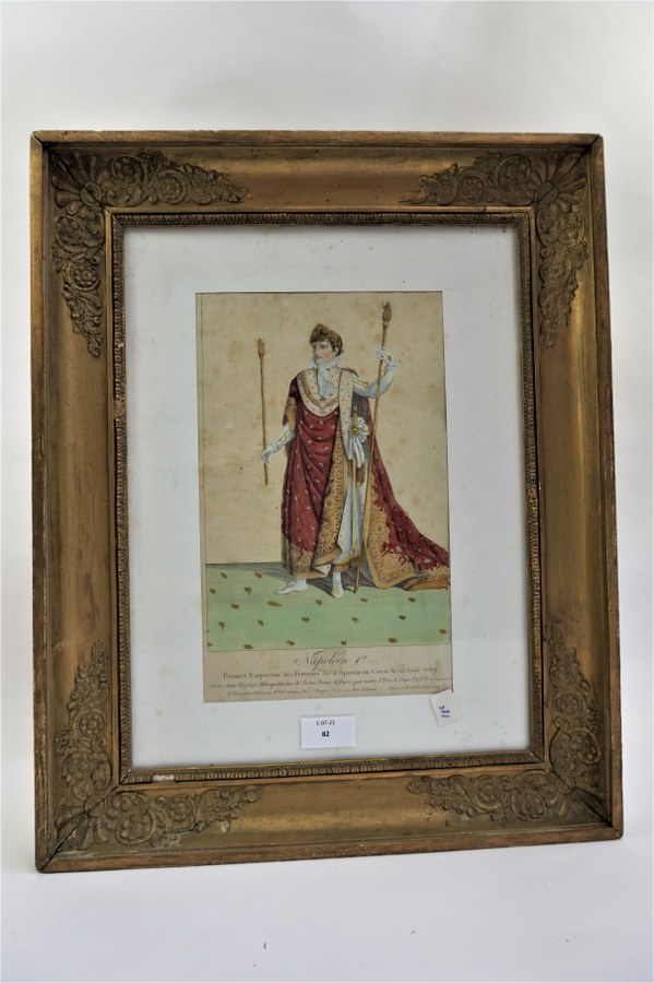 Gravure couleur de Napoléon 1er. Encadrement doré, accidenté. 48x38,5cm.